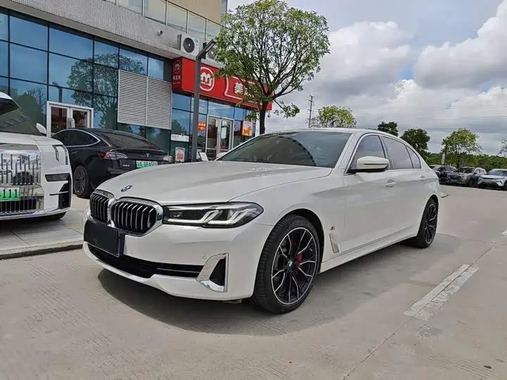 BMW 5 Series 2023, арт. CN-3691651 — фото 1