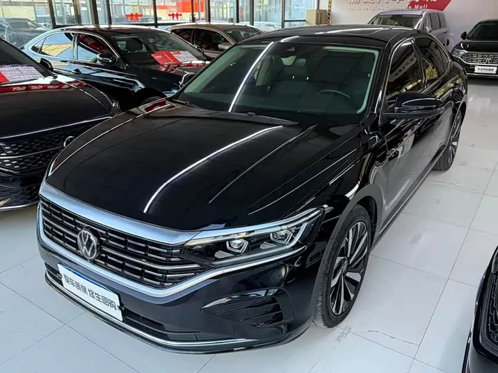 Volkswagen Passat 2023, арт. CN-3693842 — фото 1