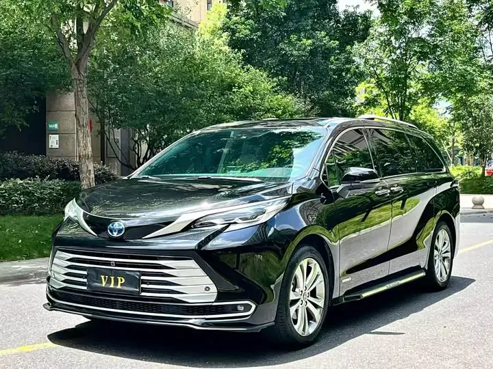Toyota Sienna 2023, арт. CN-3694224 — фото 1