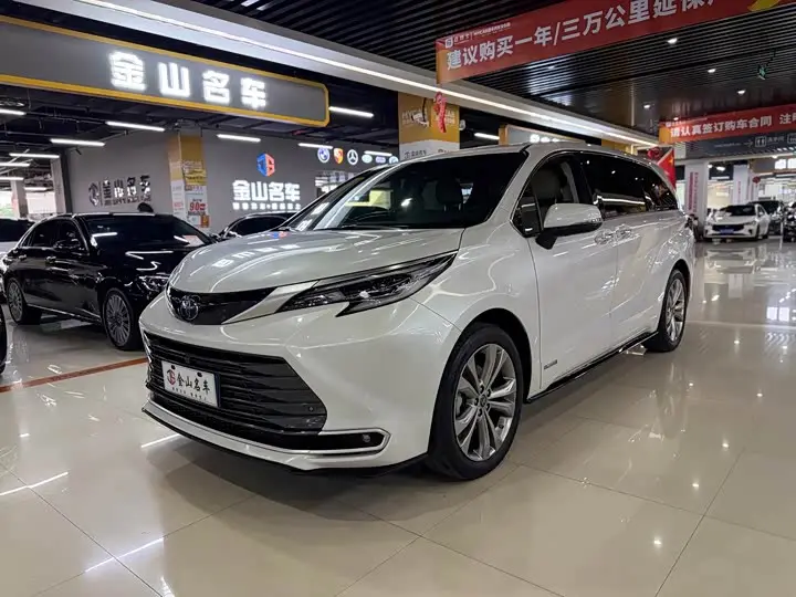 Toyota Sienna 2023, арт. CN-3694359 — фото 1