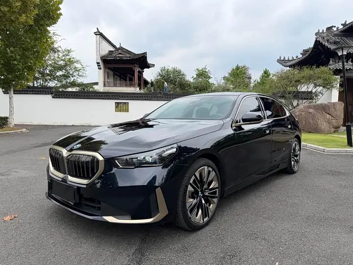 BMW 5 Series 2024, арт. CN-3694373 — фото 1