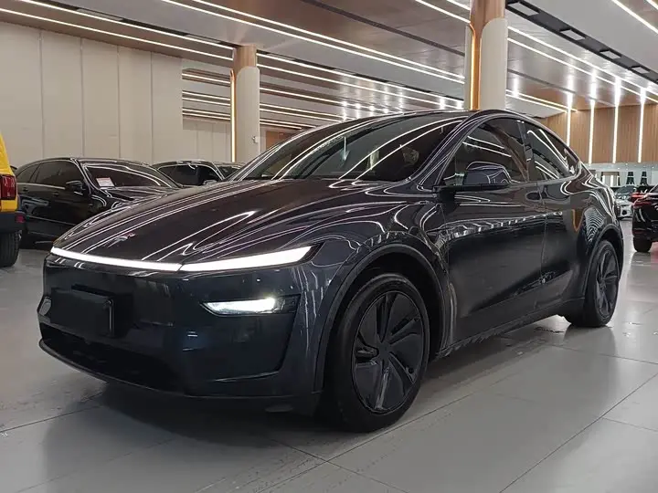 Tesla Model Y 2025, арт. CN-3695985 — фото 1
