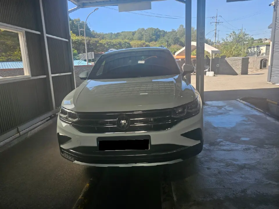 Volkswagen Tiguan 2018, арт. KR-3697038 — фото 1