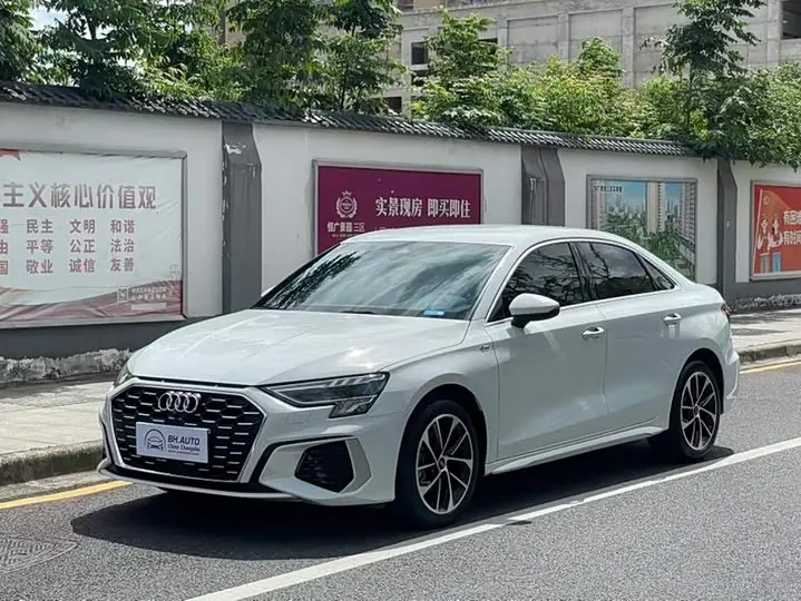 Audi A3 2023, арт. CN-3699544 — фото 1