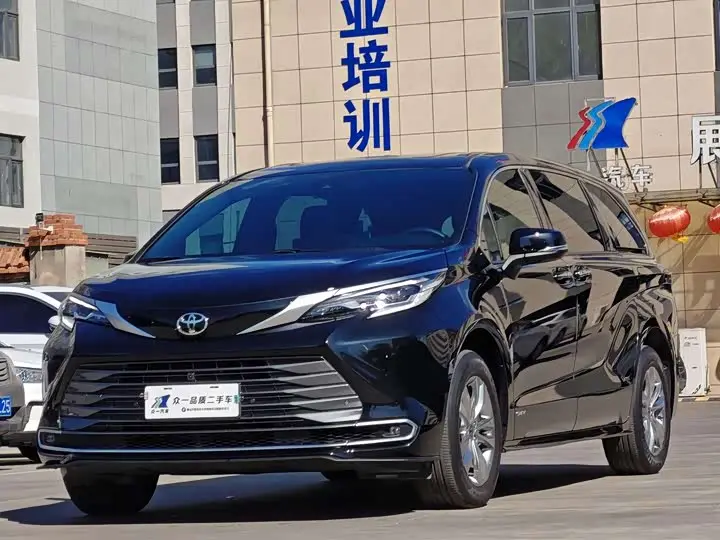 Toyota Sienna 2024, арт. CN-3699552 — фото 1