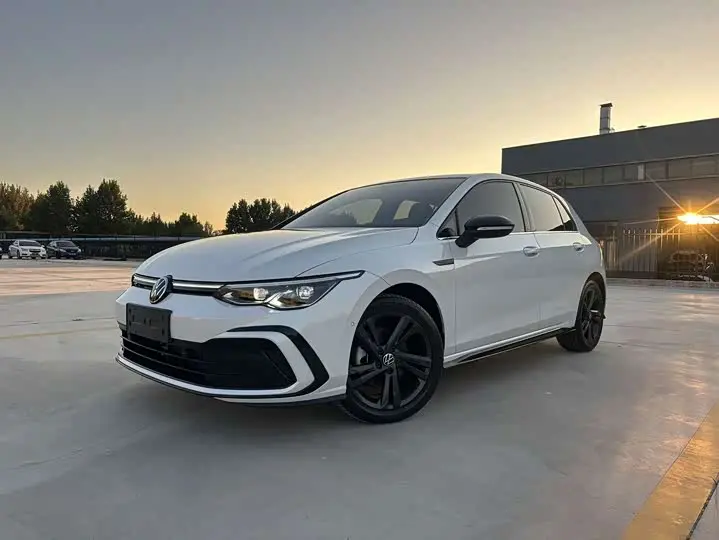 Volkswagen Golf 2023, арт. CN-3699744 — фото 1