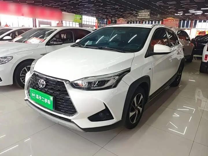 Toyota Yaris L Hatchback 2022, арт. CN-3699885 — фото 1
