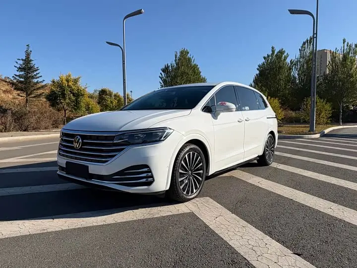 Volkswagen Viloran 2023, арт. CN-3700263 — фото 1