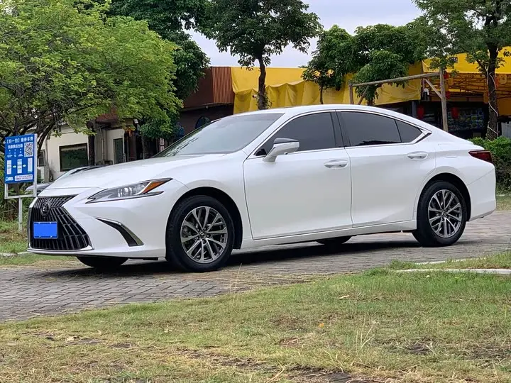 Lexus ES 2023, арт. CN-3700387 — фото 1
