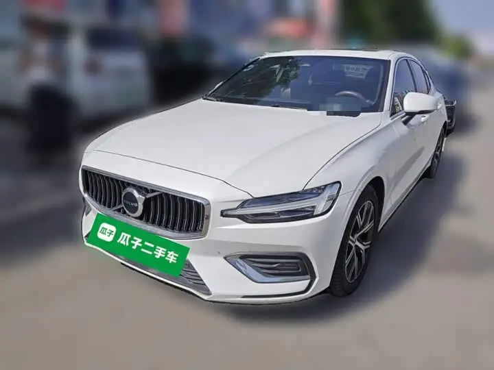 Volvo S60 2023, арт. CN-3700476 — фото 1