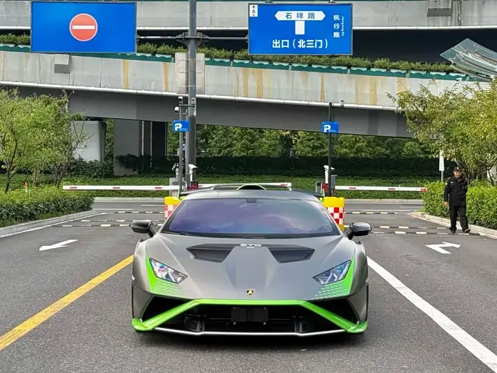 Lamborghini Huracán 2021, арт. CN-3700526 — фото 1