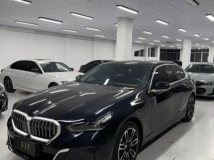 BMW 5 Series 2025, арт. CN-3709281 — фото 1