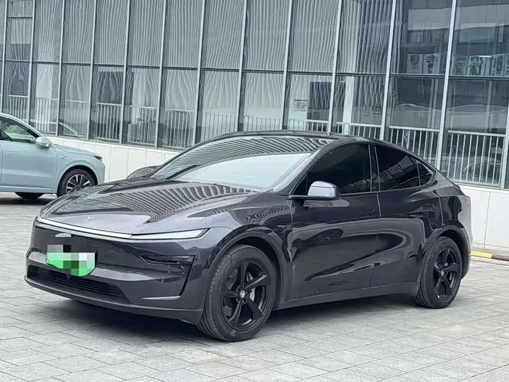 Tesla Model Y 2025, арт. CN-3709766 — фото 1