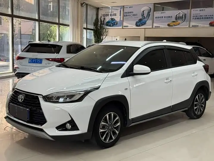 Toyota Yaris L Hatchback 2022, арт. CN-3709893 — фото 1