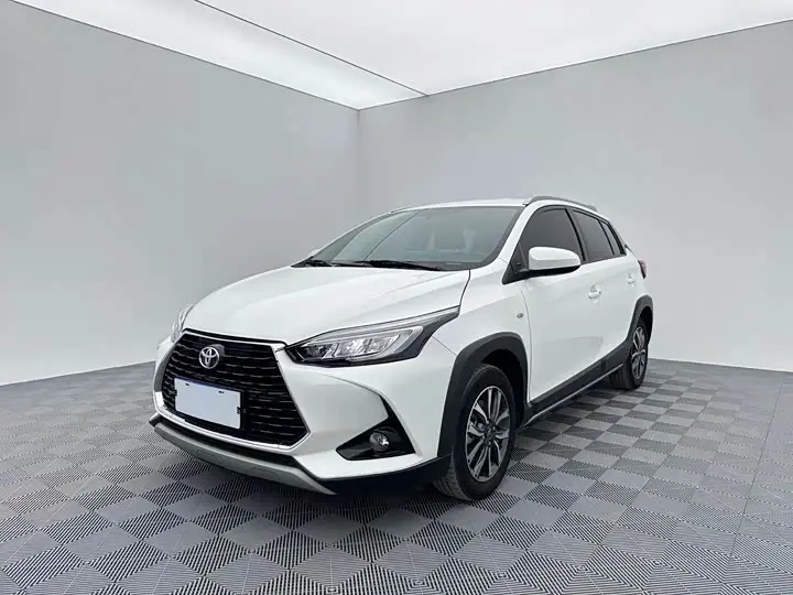 Toyota Yaris L Hatchback 2022, арт. CN-3709978 — фото 1