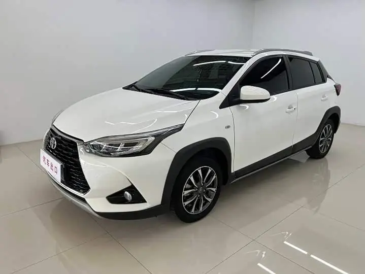Toyota Yaris L Hatchback 2022, арт. CN-3709982 — фото 1