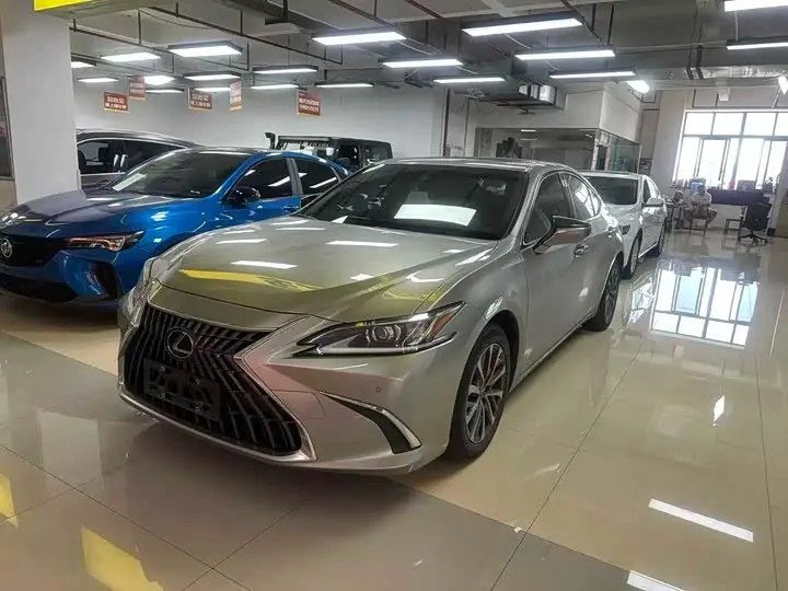 Lexus ES 2023, арт. CN-3710110 — фото 1