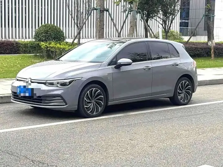 Volkswagen Golf 2023, арт. CN-3710129 — фото 1
