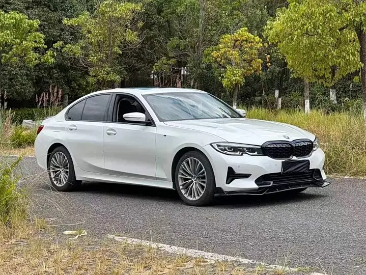 BMW 3 Series 2022, арт. CN-3710199 — фото 1