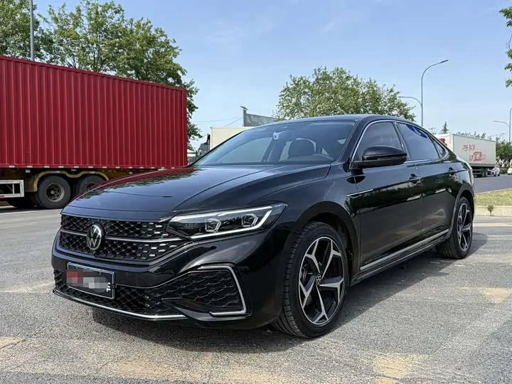 Volkswagen Passat 2024, арт. CN-3710215 — фото 1