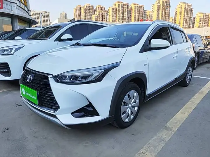 Toyota Yaris L Hatchback 2022, арт. CN-3710951 — фото 1