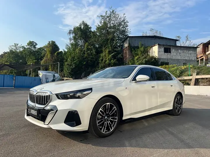 BMW 5 Series 2024, арт. CN-3711151 — фото 1