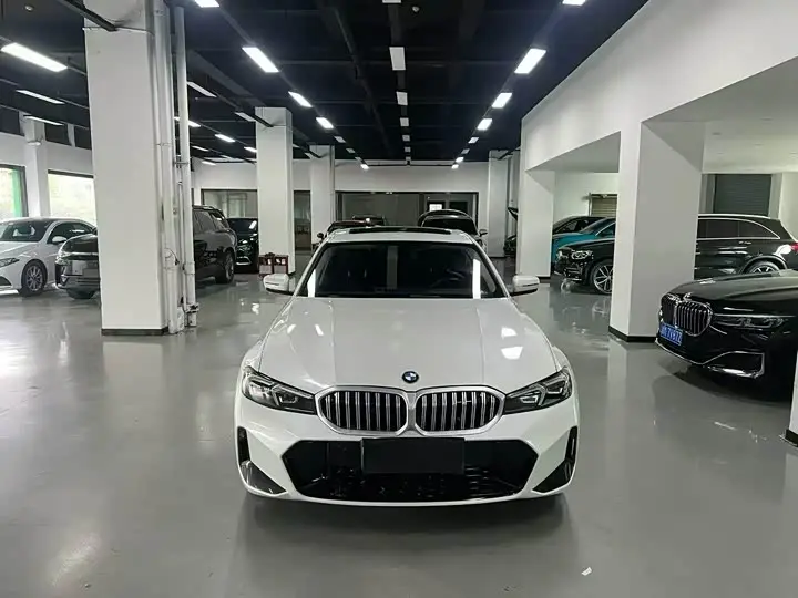 BMW 3 Series 2024, арт. CN-3712098 — фото 1