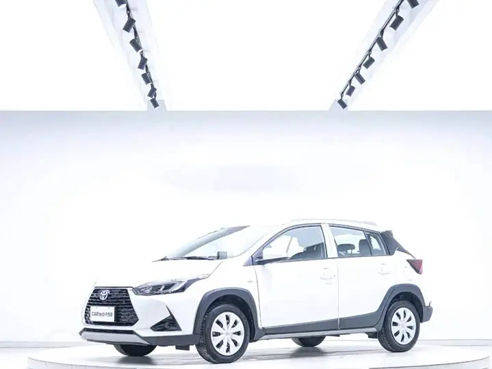 Toyota Yaris L Hatchback 2022, арт. CN-3712305 — фото 1