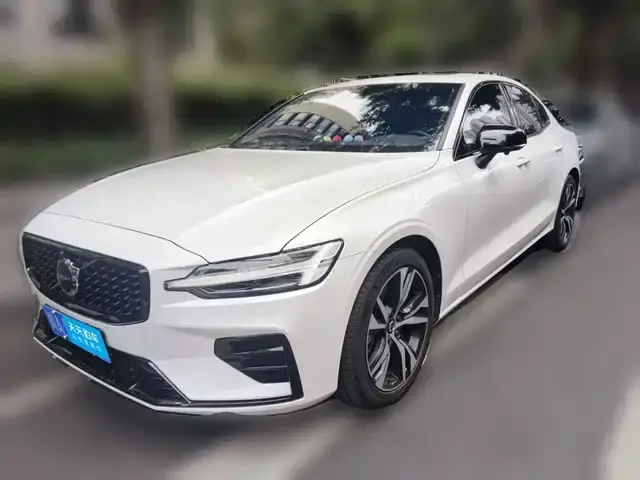 Volvo S60 2025, арт. CN-3713372 — фото 1