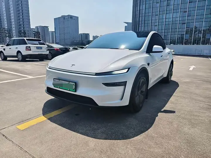 Tesla Model Y 2025, арт. CN-3714031 — фото 1