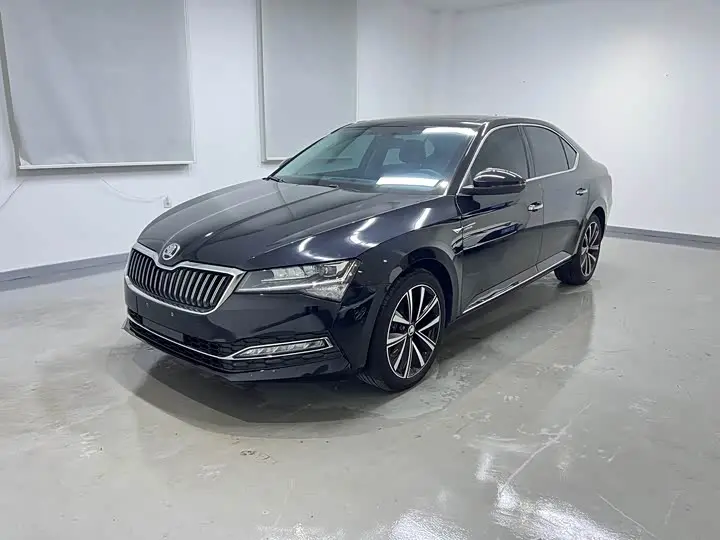 Skoda Superb 2023, арт. CN-3714946 — фото 1