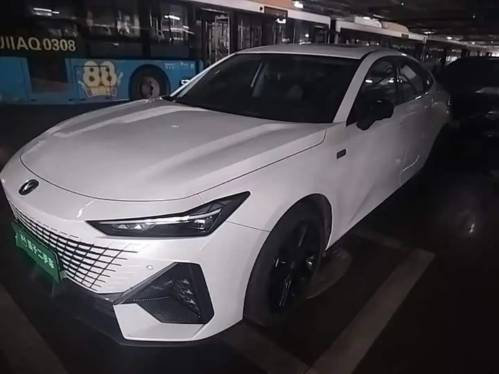 Changan UNI-V Hybrid 2023, арт. CN-3715091 — фото 1
