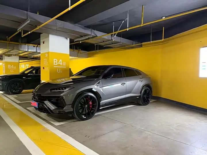 Lamborghini Urus 2021, арт. CN-3715146 — фото 1