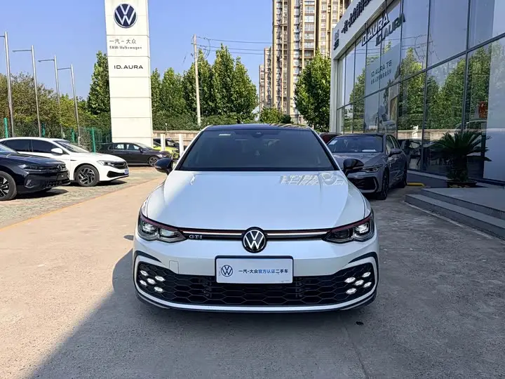 Volkswagen Golf GTI 2023, арт. CN-3722698 — фото 1