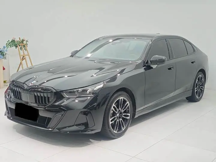 BMW 5 Series 2026, арт. CN-3723113 — фото 1