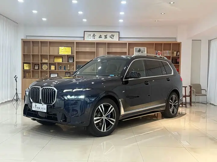 BMW X7 2023, арт. CN-3723413 — фото 1