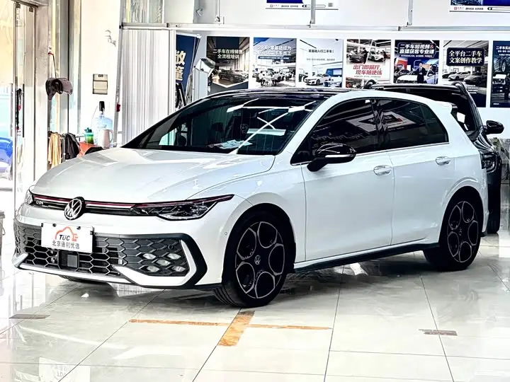 Volkswagen Golf GTI 2026, арт. CN-3736320 — фото 1