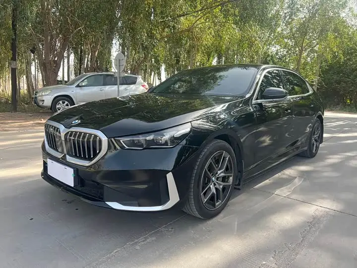 BMW 5 Series 2026, арт. CN-3747149 — фото 1