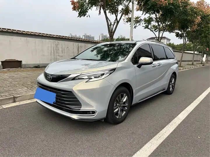 Toyota Sienna 2026, арт. CN-3748825 — фото 1