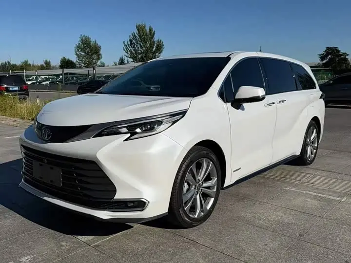 Toyota Sienna 2023, арт. CN-3759792 — фото 1