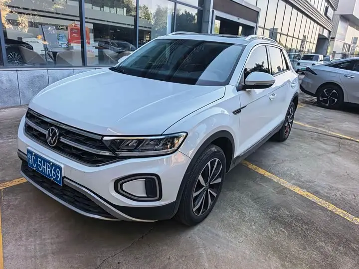 Volkswagen T-Roc 2023, арт. CN-3773637 — фото 1
