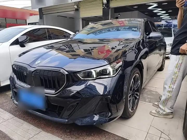 BMW 5 Series 2026, арт. CN-3810084 — фото 1