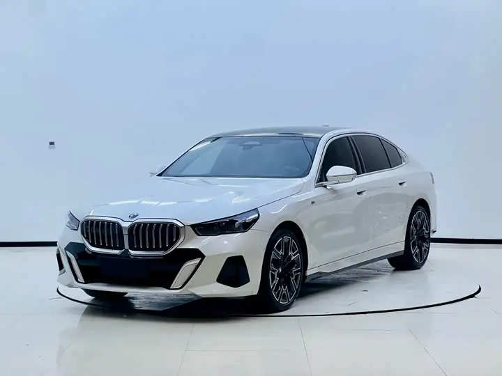 BMW 5 Series 2024, арт. CN-3876000 — фото 1